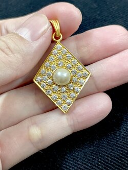 จี้มุกแท้ล้อมพลอย ทอง 90