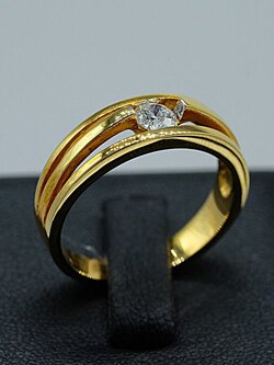 แหวนเพชรเม็ดเดี่ยว สำหรับสุภาพบุรุษสวมใส่ในชีวิตประจำวันครับ