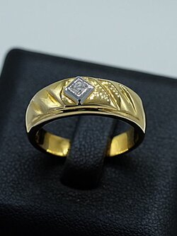 แหวนเพชรเม็ดเดี่ยว สำหรับสุภาพบุรุษครับ