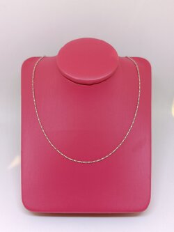 สร้อยคออิตาลี่ ขนาดกระทัดรัด สำหรับสุภาพสตรีเน้นความเรียบง่ายครับ