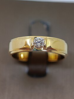 แหวนเพชรเม็ดเดี่ยว สำหรับสุภาพบุรุษ ใช้เป็นแหวนหมั้น แหวนแต่งงานได้เลยครับ