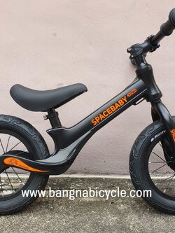 [หมด] รถเด็กขาไถ บาลานซ์ไบค์ ตัวถังอลูมิเนียม Spacebaby Balance Bike มีสีให้เลือกจุกๆถึง 7 สี