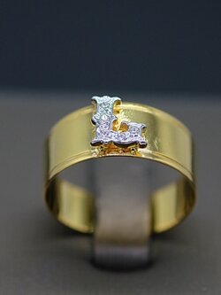 แหวนเพชรรูปตัวอักษรโรม้น L รูปแบบสวมใส่ได้ทั้งชายและหญิงครับ