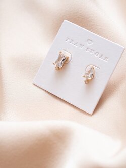 Rectangle and Pear Stud Earrings - ต่างหูคริสตัลทรงสี่เหลี่ยมผืนผ้าและทรงหยดน้ำ (ก้านต่างหูเงินแท้) (มี 3 สี)