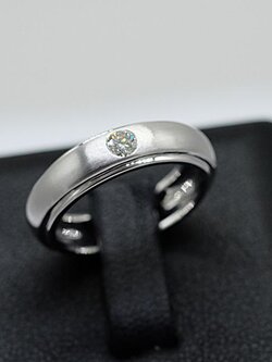 แหวนเพชรเม็ดเดี่ยว สำหรับสุภาพบุรุษ แบบเรียบหรู ดูมีสไตล์