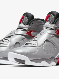 Nike Air Jordan 8 “Reflective Bugs Bunny”