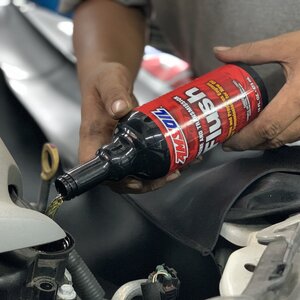 AMSOIL FLUSHING น้ำยาฟลัชชิ่งเครื่องยนต์ ก่อนเปลี่ยนถ่ายน้ำมันเครื่องใหม่