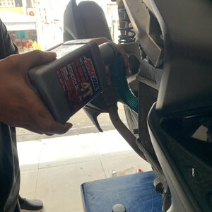 ถ่ายน้ำมันเครื่องมอไซด์ AMSOIL 4T 10W30 น้ำมันเครื่องมอไซด์สังเคระหืแท้ นำเข้าจากประเทศอเมริกา