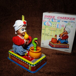 Vintage Battery Operated Toys ของเล่นใช้ถ่านยุคแรก