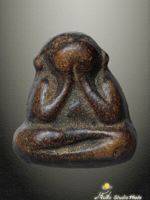 พระปิดตาหลวงพ่อแก้ว เนื้อกะลา วัดเครือวัลย์ จ.ชลบุรี (โชว์พระ)