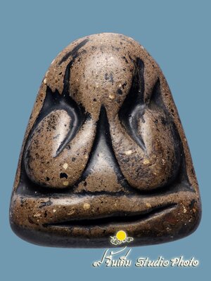 พระปิดตาหลวงพ่อแก้ว พิมพ์ใหญ่ หลังยันต์ ผงวิเศษ ผงว่าน ผงเกสร ดอกไม้ คลุกรัก ลงรักดำ(รักไทย)โชว์พระ