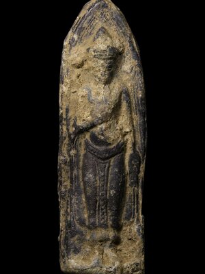 พระร่วงยืน หลังร่องรางปืน สนิมแดง จ.สุโขทัย