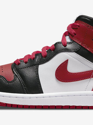 Nike Air Jordan 1 Mid Bred Toe