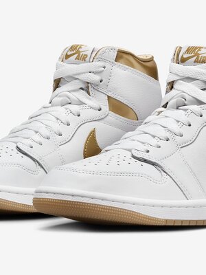 Nike Air Jordan 1 High OG “Metallic Gold”