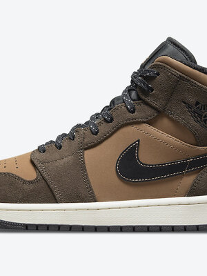 Nike Air Jordan 1 Mid “Dark Chocolate”
