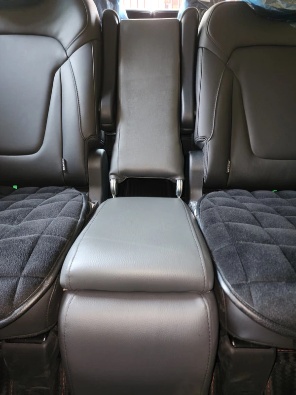 เบาะนั่งตรงกลาง เบาะนั่งกัปตัน stargazer มีพนักพิง