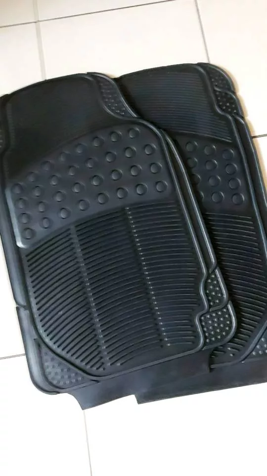 HYUNDAI STARGAZER CAPTAIN SEAT ชุดพรมปูพื้นรถยนต์